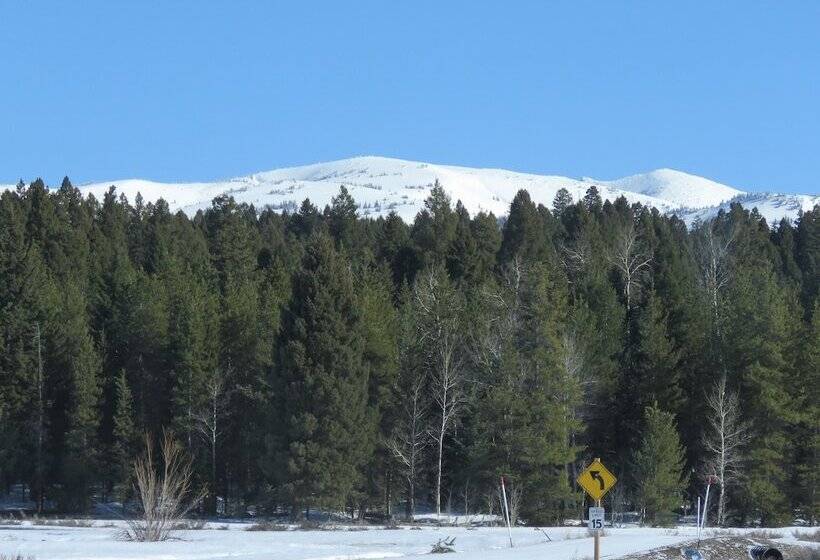 مبيت وإفطار The Hideaway Lodge