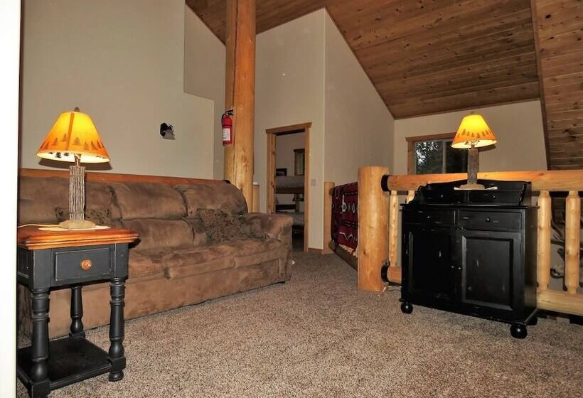 مبيت وإفطار The Hideaway Lodge