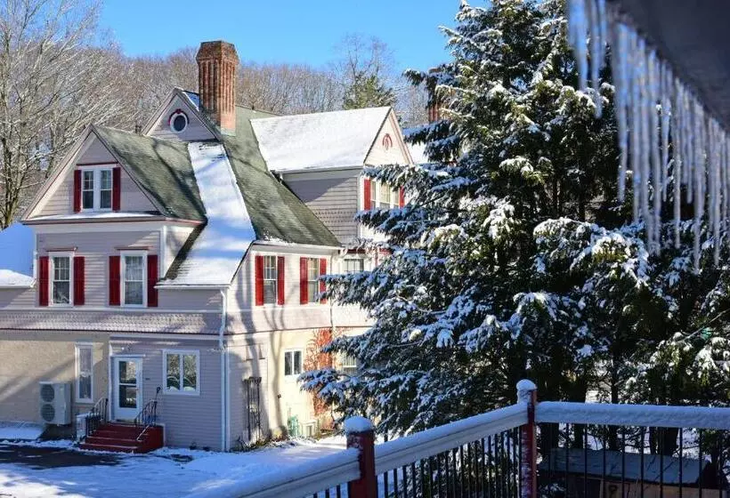 تختخواب و صبحانه Wainwright Inn