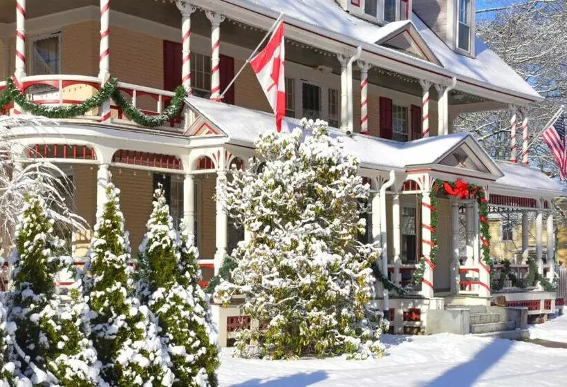 تختخواب و صبحانه Wainwright Inn