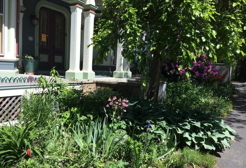 Chesley Road Bed And Breakfast