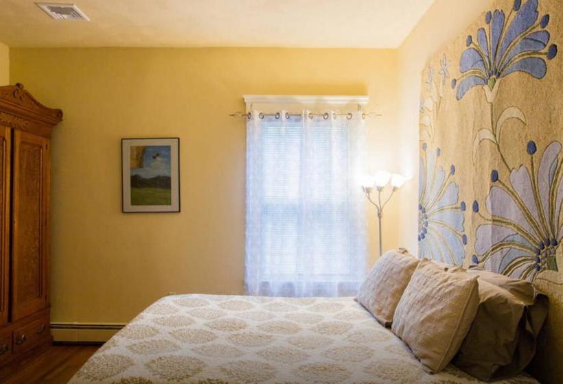 Chesley Road Bed And Breakfast