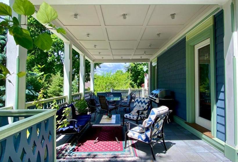 Chesley Road Bed And Breakfast