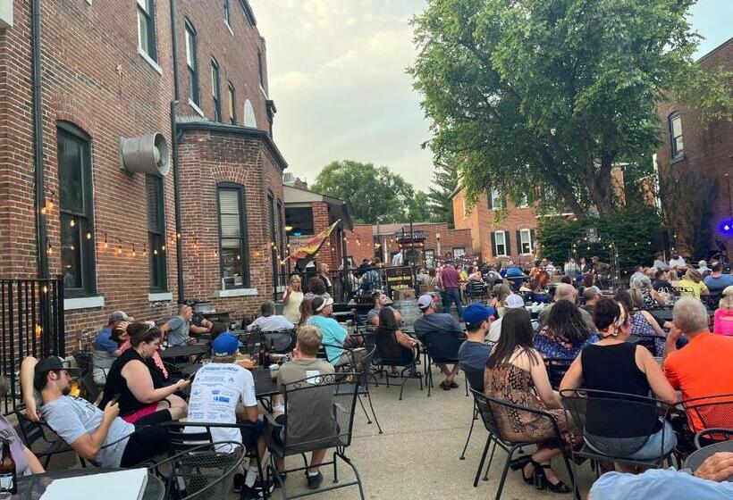 酒店 Hermann Crown Suites