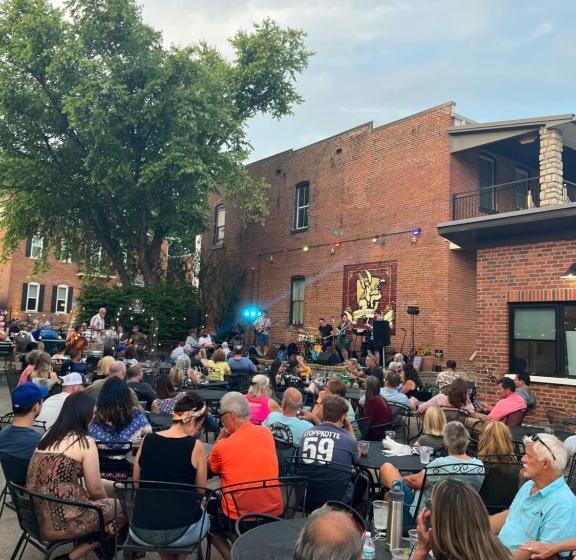 酒店 Hermann Crown Suites