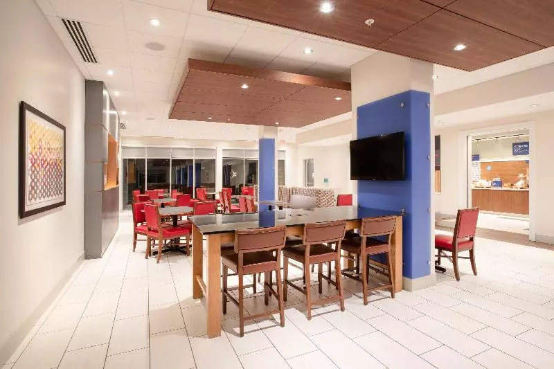 ホテル Holiday Inn Express & Suites   Sterling, An Ihg
