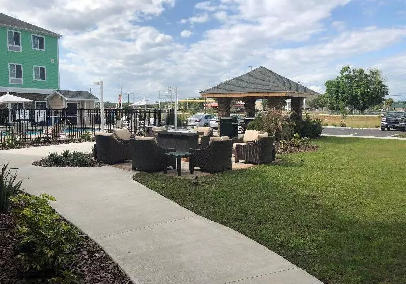 Hotelli Staybridge Suites Lakeland West