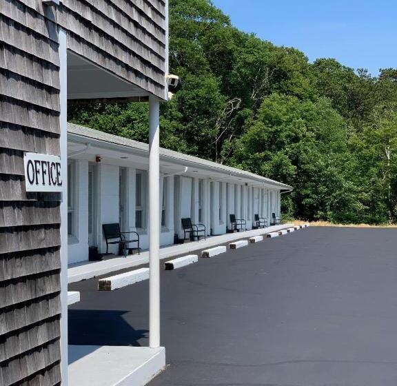 فندق على الطريق Kingfisher Lodging