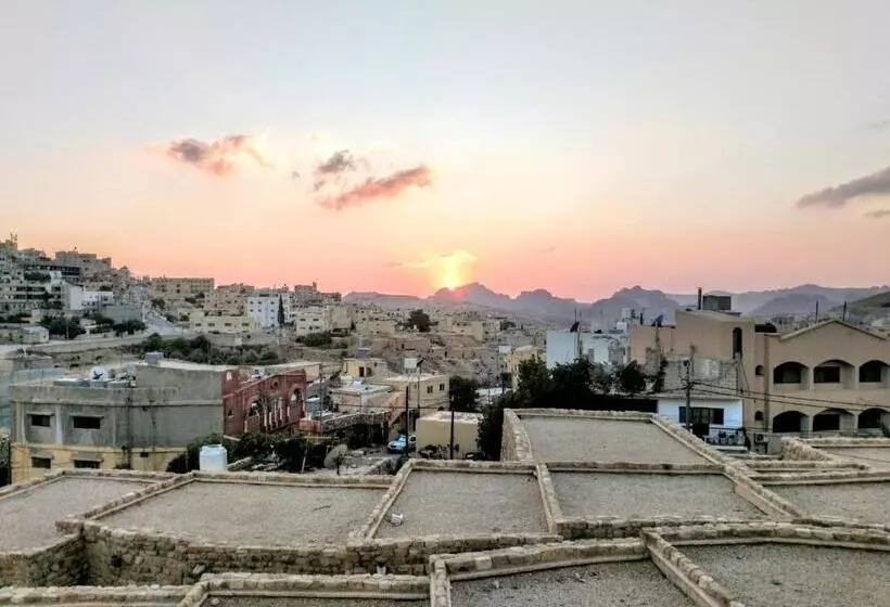 مُتل Orient Gate
