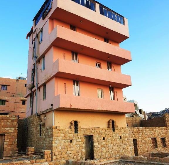 مُتل Orient Gate