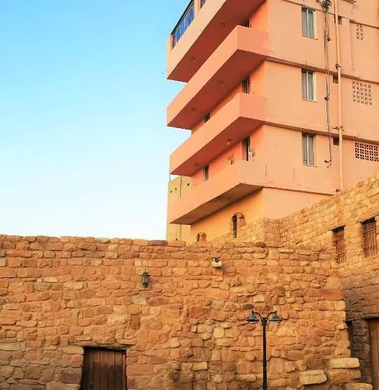 مُتل Orient Gate