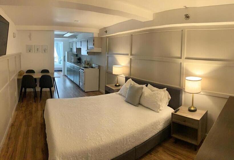 The Brooks Hotel Restaurant And Lounge