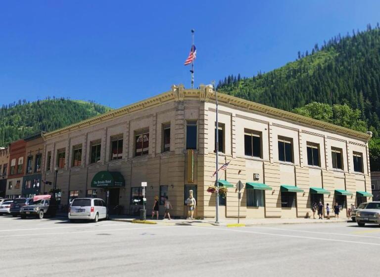 The Brooks Hotel Restaurant And Lounge