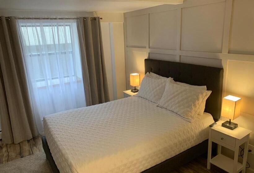 The Brooks Hotel Restaurant And Lounge