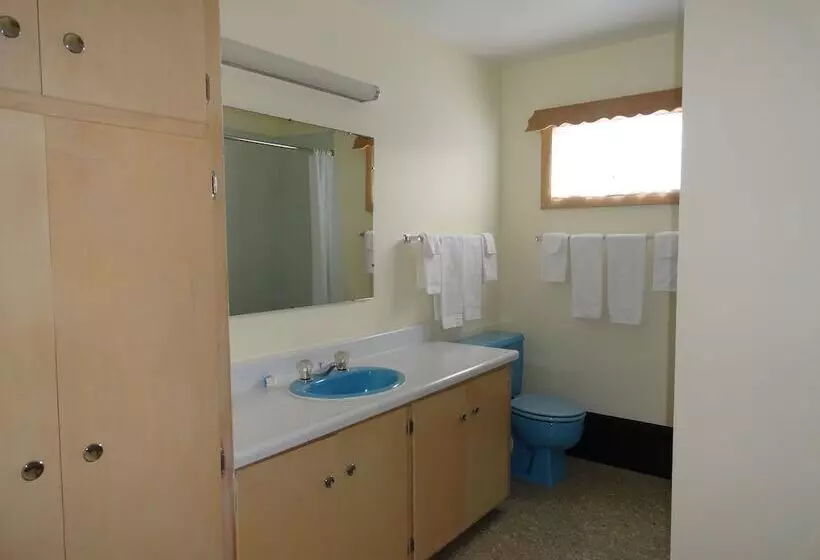 Cedars Motel