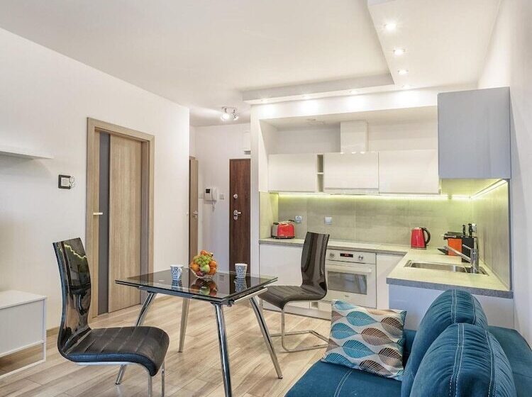 هتل Apartamenty Aparts