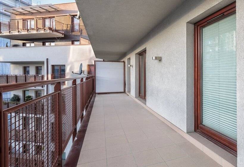 هتل Apartamenty Aparts