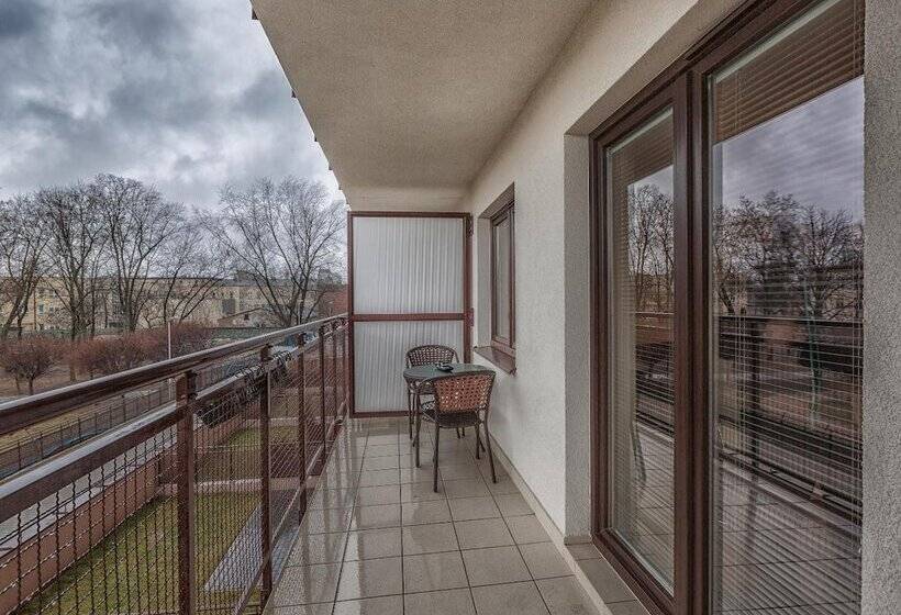 هتل Apartamenty Aparts