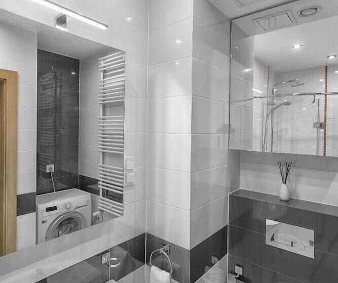 هتل Apartamenty Aparts