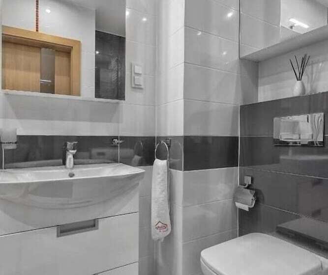 هتل Apartamenty Aparts