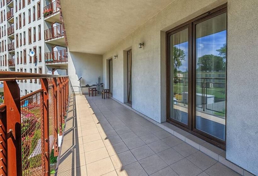 هتل Apartamenty Aparts