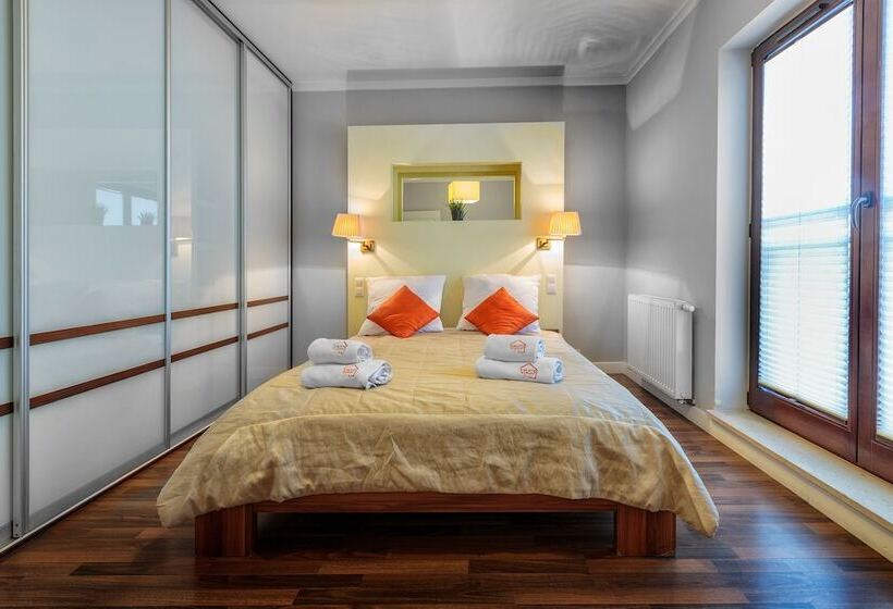 هتل Apartamenty Aparts