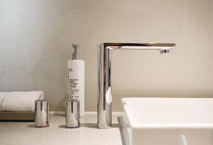 هتل Hilton Garden Inn Nanjing Hexi Olympic Sports Center