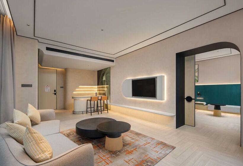 هتل Hilton Garden Inn Nanjing Hexi Olympic Sports Center