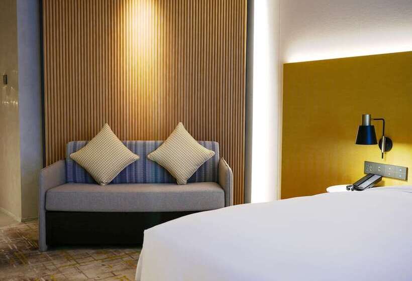 هتل Hilton Garden Inn Nanjing Hexi Olympic Sports Center