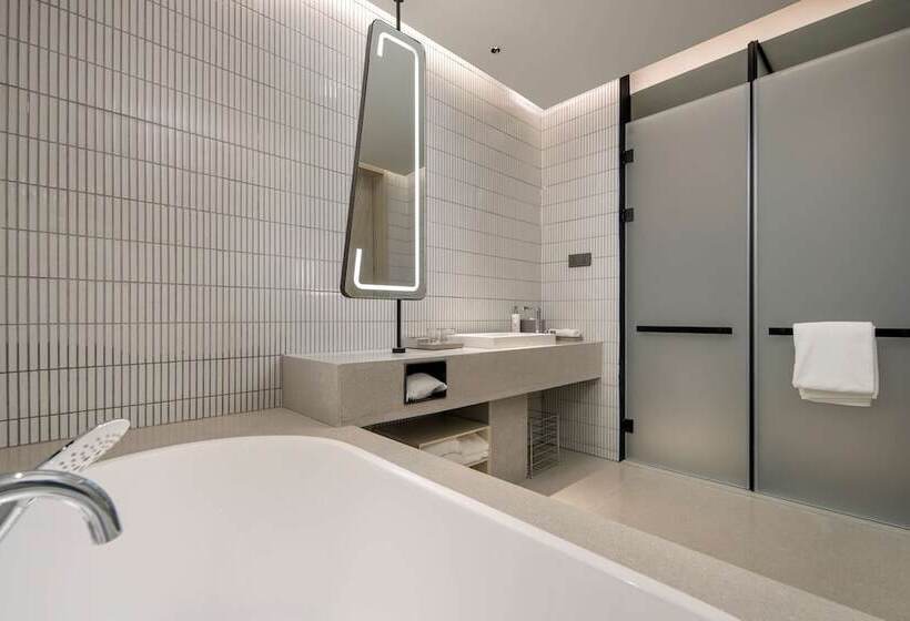 هتل Hilton Garden Inn Nanjing Hexi Olympic Sports Center