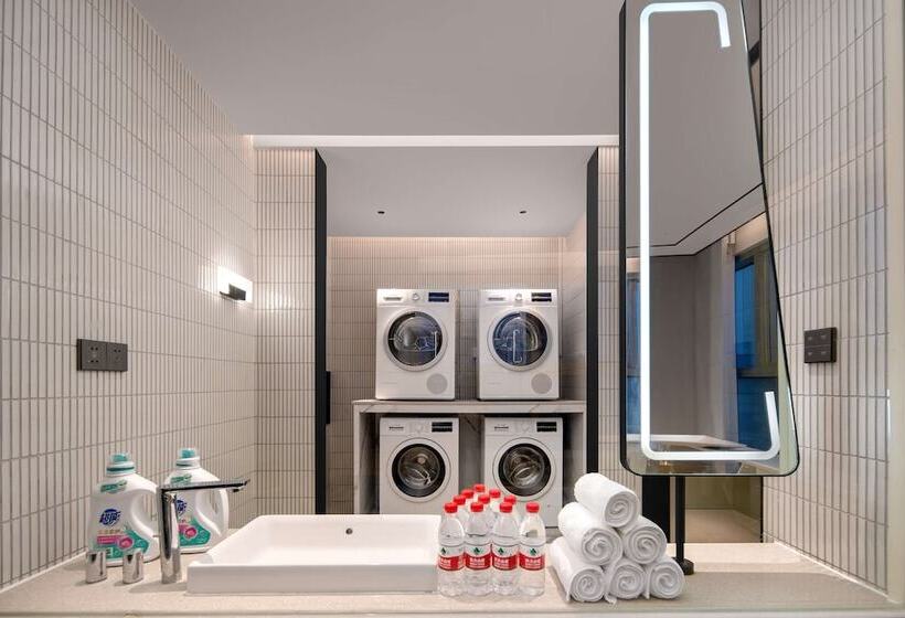 هتل Hilton Garden Inn Nanjing Hexi Olympic Sports Center