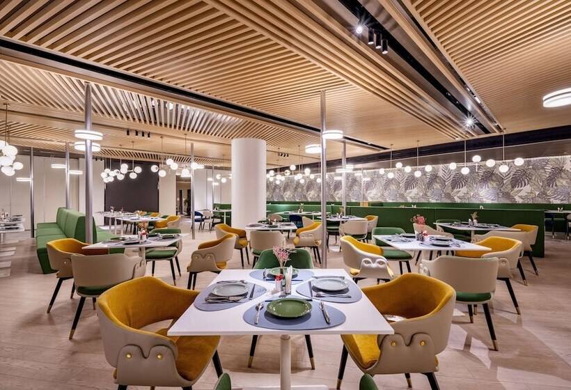 هتل Hilton Garden Inn Nanjing Hexi Olympic Sports Center