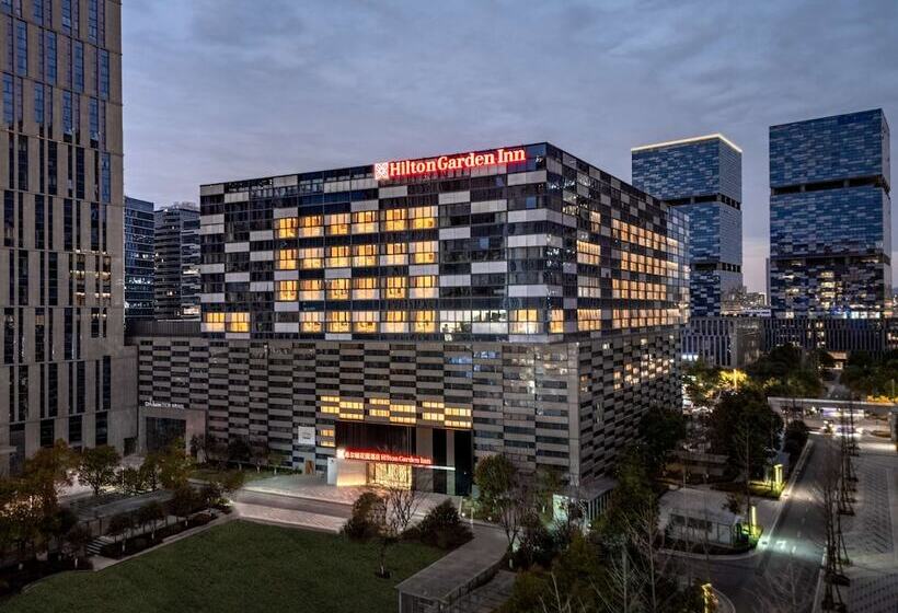 هتل Hilton Garden Inn Nanjing Hexi Olympic Sports Center