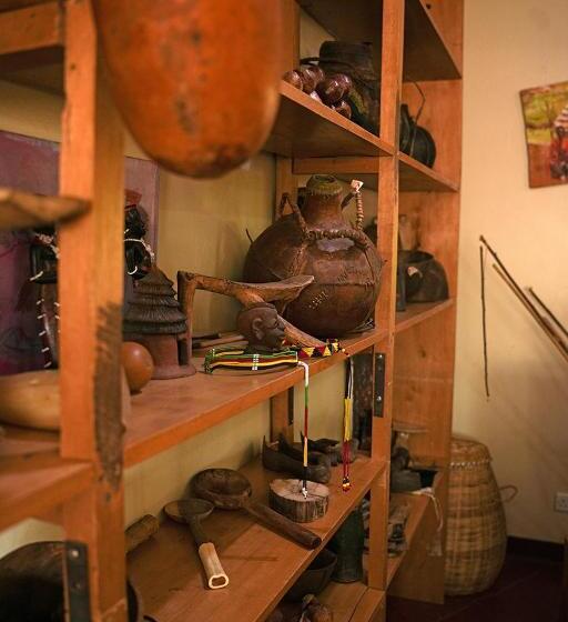 تختخواب و صبحانه Kara Tunga Safari Camp