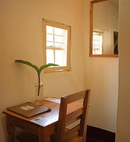 تختخواب و صبحانه Kara Tunga Safari Camp