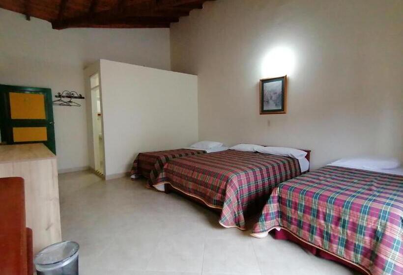 هتل Balcones Del Parque Jardin