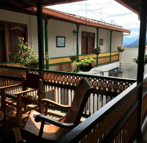 هتل Balcones Del Parque Jardin