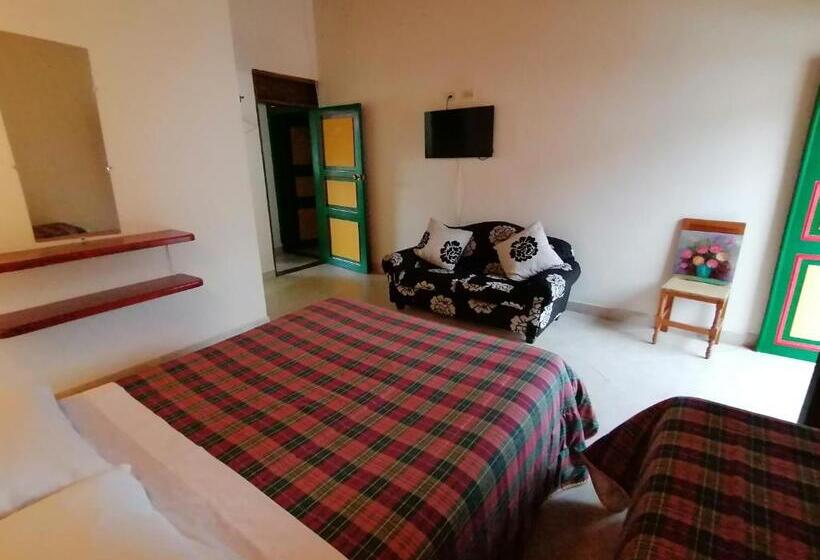 هتل Balcones Del Parque Jardin