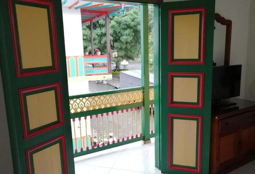 هتل Balcones Del Parque Jardin