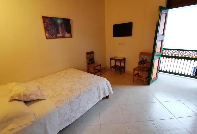 هتل Balcones Del Parque Jardin