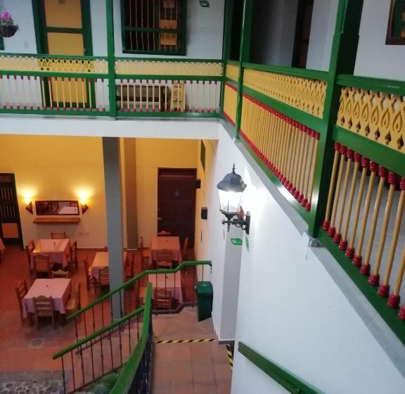 هتل Balcones Del Parque Jardin