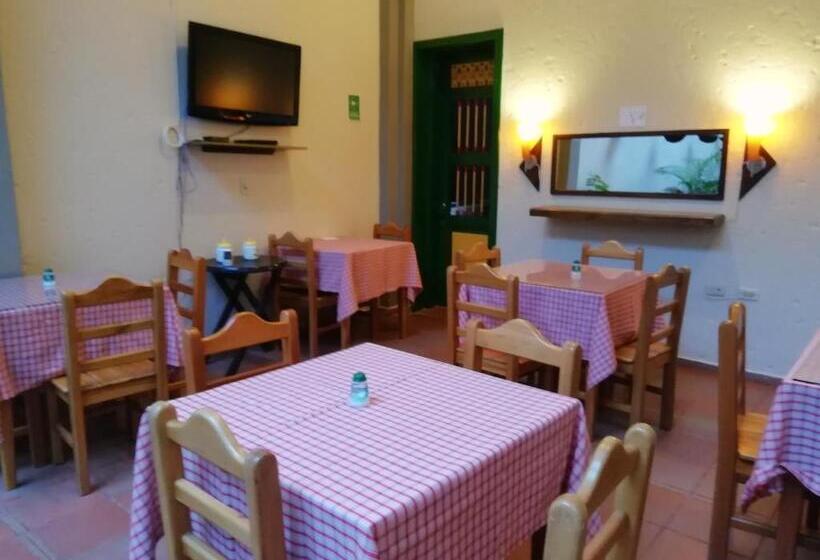 هتل Balcones Del Parque Jardin