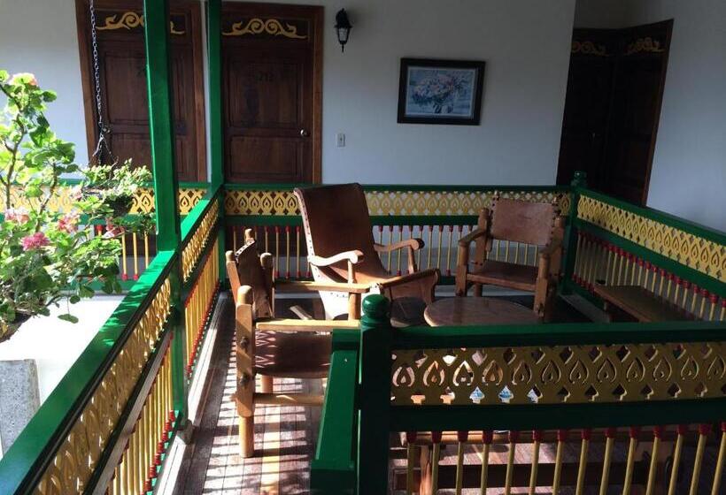 هتل Balcones Del Parque Jardin