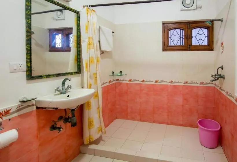 Hotelli Bhakti Dhama