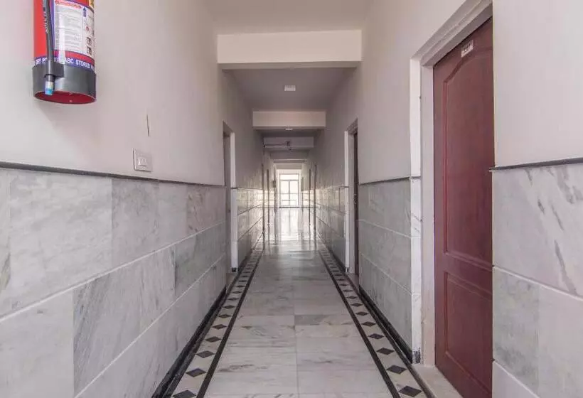Hotelli Bhakti Dhama