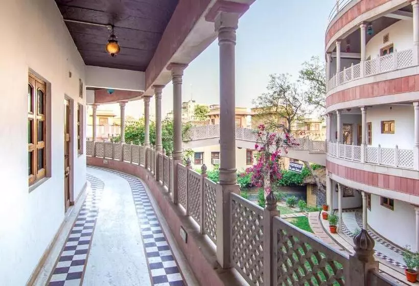 Hotelli Bhakti Dhama