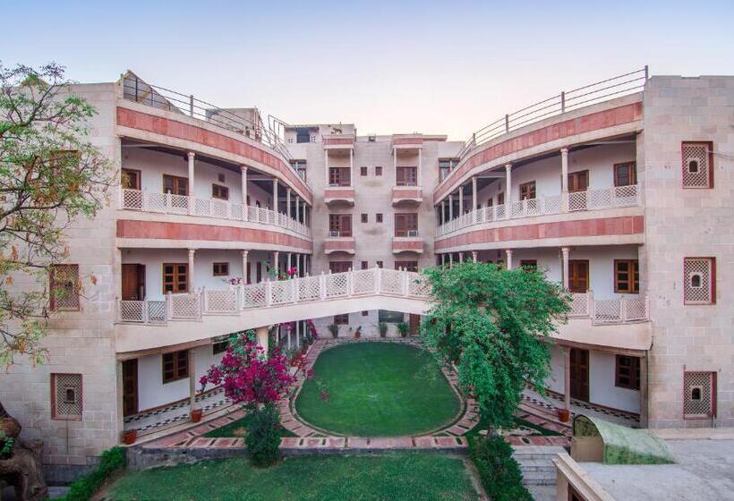 Hotel Bhakti Dhama