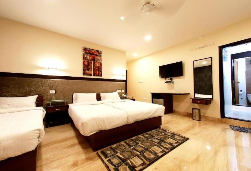 هتل D Breeze Suites