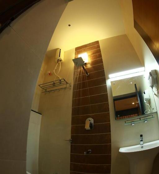 هتل D Breeze Suites