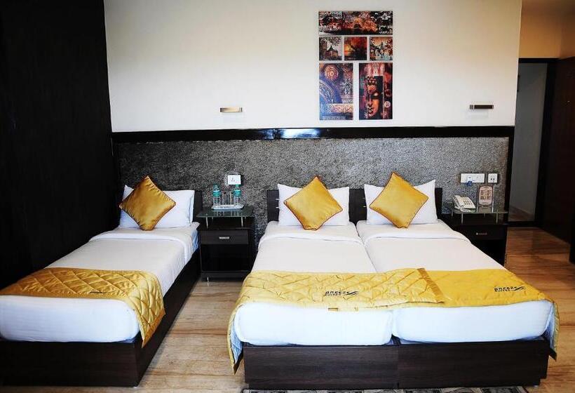 هتل D Breeze Suites